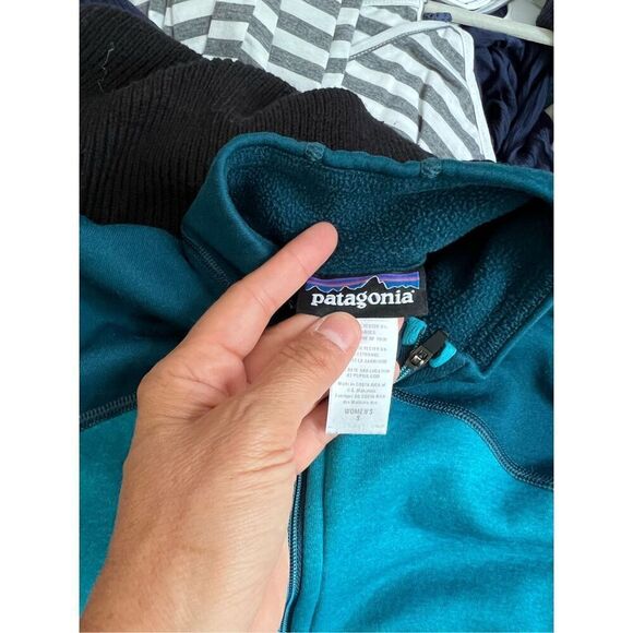 Patagonia teal and turquoise 1/4 zip fleece top S - Picture 3 of 4
